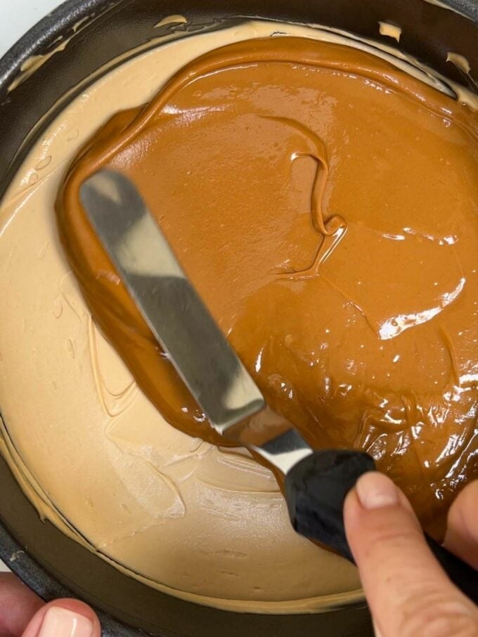 How to make Biscoff Cheesecake. Step 5. Add topping.