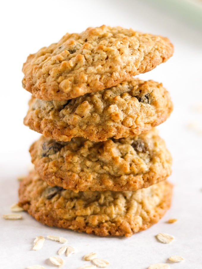 Pile of easy oatmeal cookies.