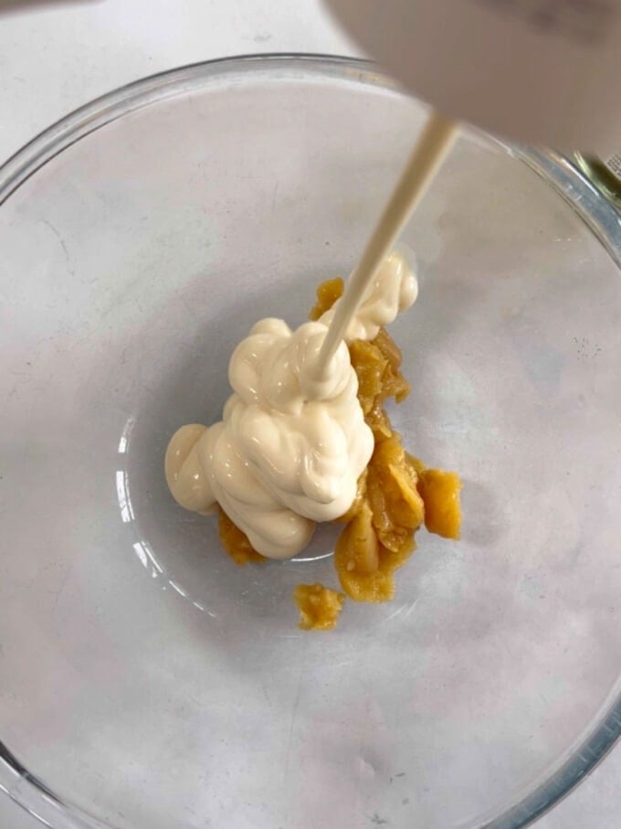 Step 6 of how to make a homemade doner kebab. Make the dressing.