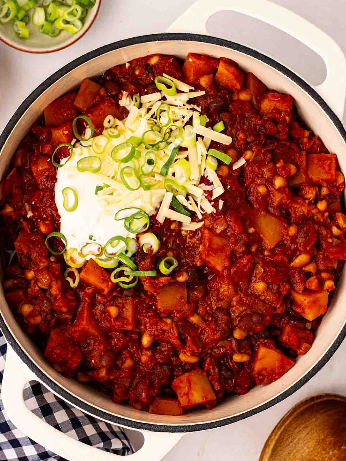 A pan with Veggie Chilli in, ready to serve.